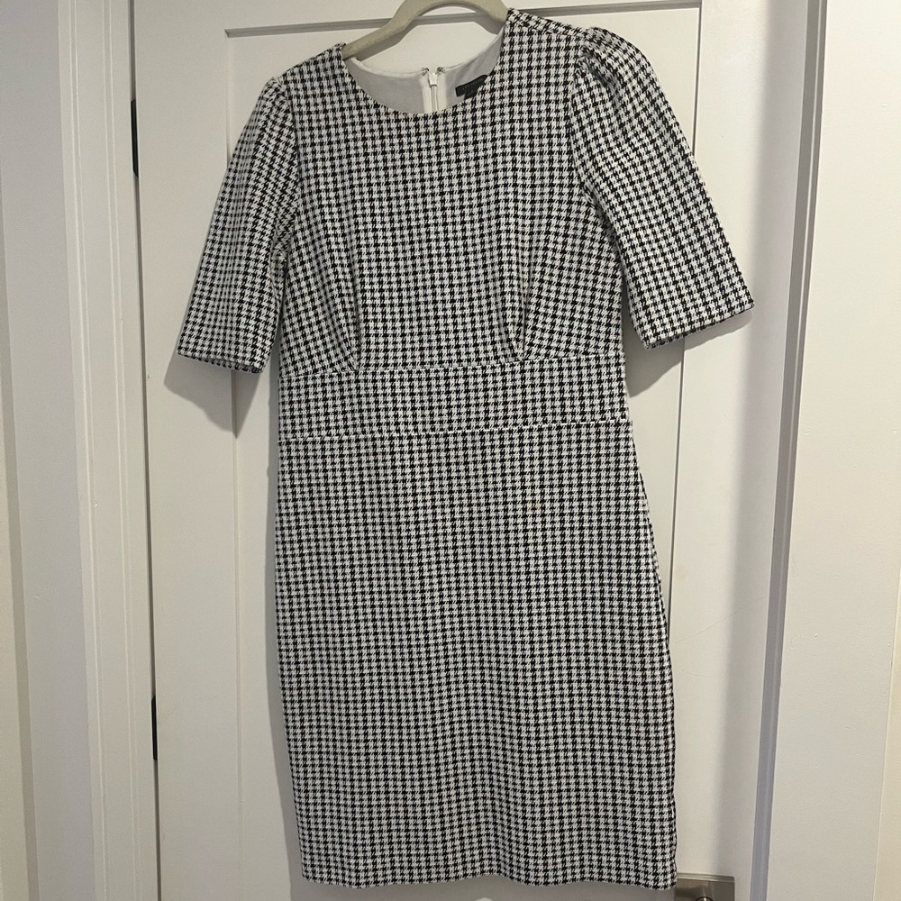 ✨Ann Taylor Black, White, and Blue Houndstooth Dress✨